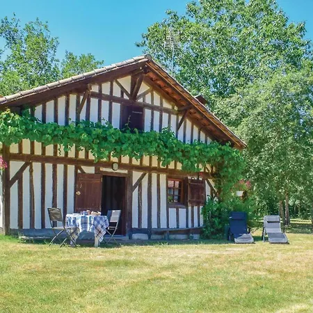 2 Bedroom Cozy In Ferienhaus Vert (Landes)